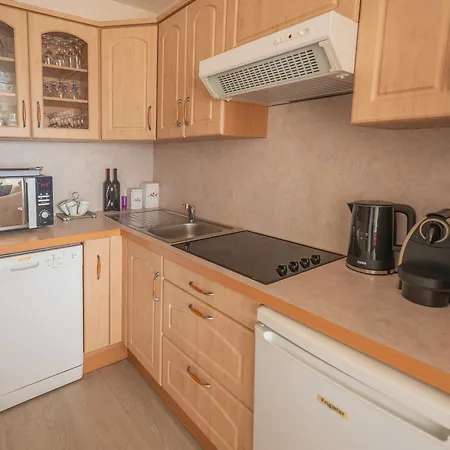 Appartamento 1 Avec Balcon, Face à La - Fr-1-197-592