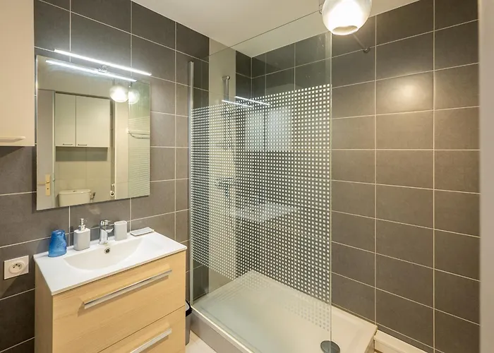 1 Avec Balcon, Face A La - Fr-1-197-592