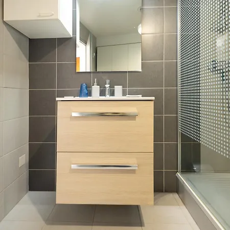 1 Avec Balcon, Face A La - Fr-1-197-592 *